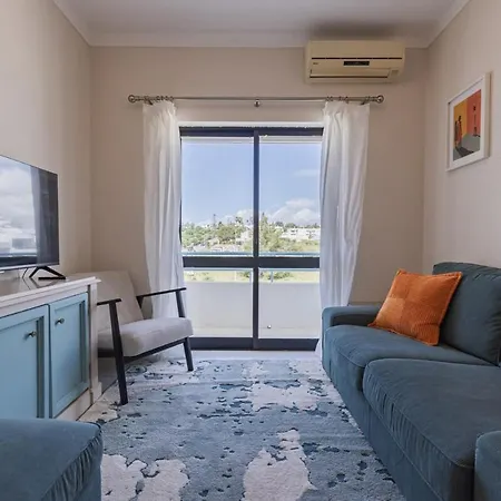 Ocean Side Retreat *